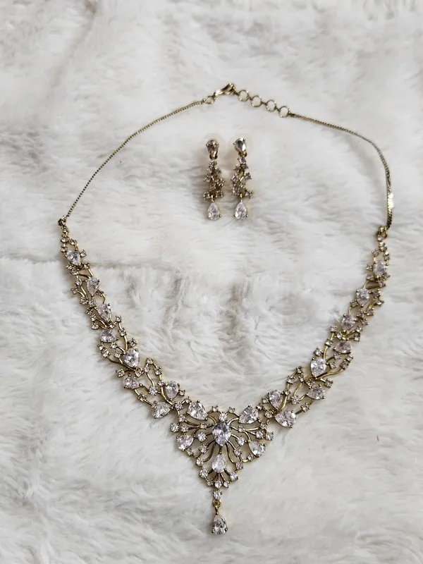 Gold_Tone_Crystal_Necklace_And_Earrings_Set_for_Women