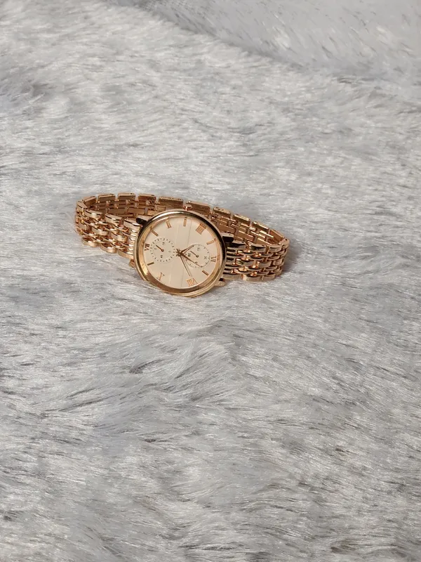 Rose_Gold_Analog_Bracelet_Watch_for_Women