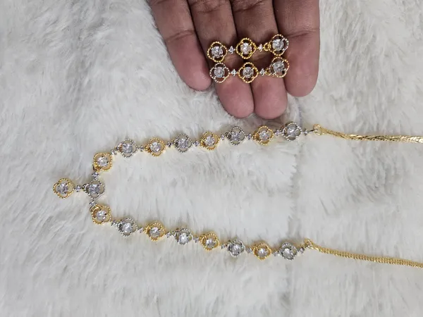 Gold_Tone_Crystal_Necklace_Set_For_Women