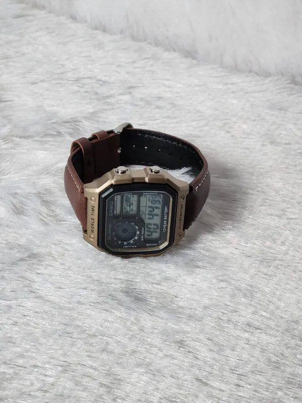 Gold_Tone_Leather_Digital_Watch_for_Men