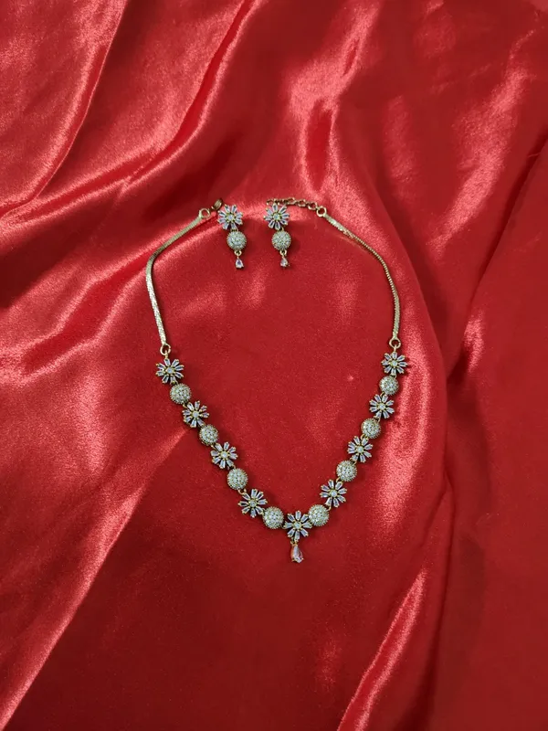 Gold_Tone_Floral_Necklace_And_Earrings_Set_For_Women