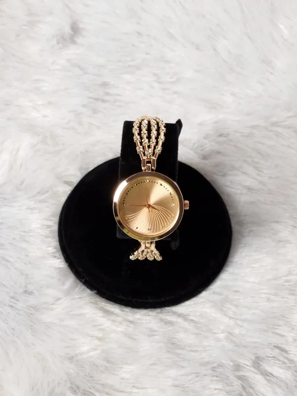 Gold_Metal_Bracelet_Watch_for_Women