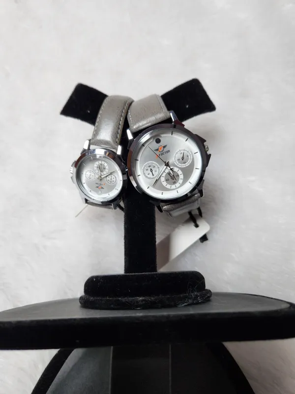 Grey_Leather_Chronograph_Watch_Set_for_Men
