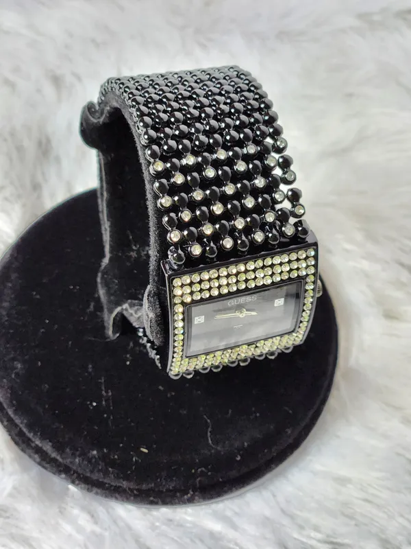 Black_Beaded_Bracelet_Watch_for_Women