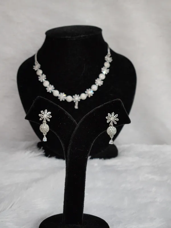 Gold_Tone_Floral_Necklace_And_Earrings_Set_For_Women