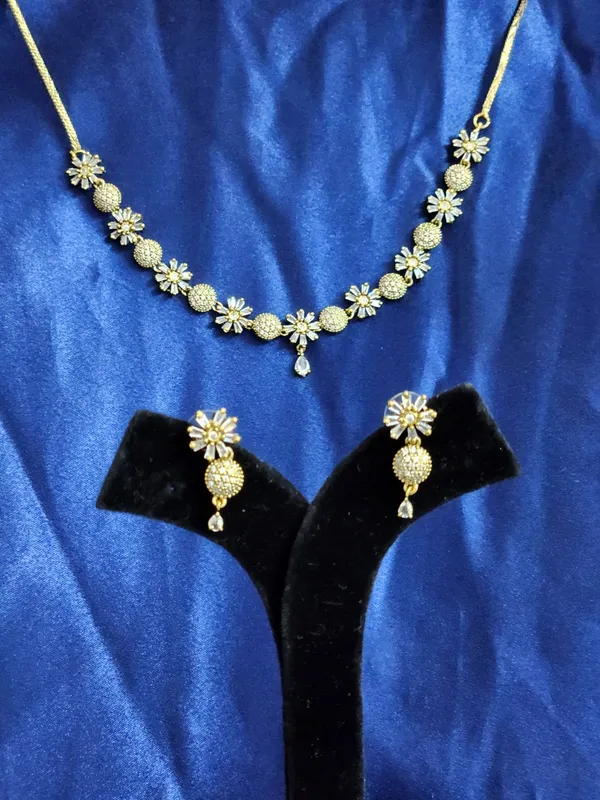 Gold_Tone_Floral_Necklace_And_Earrings_Set_For_Women