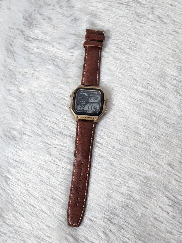 Gold_Tone_Leather_Digital_Watch_for_Men