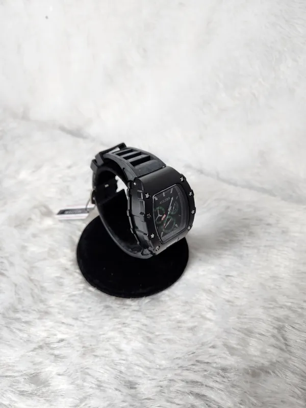 Black_Silicone_Sports_Analog_Watch_for_Men