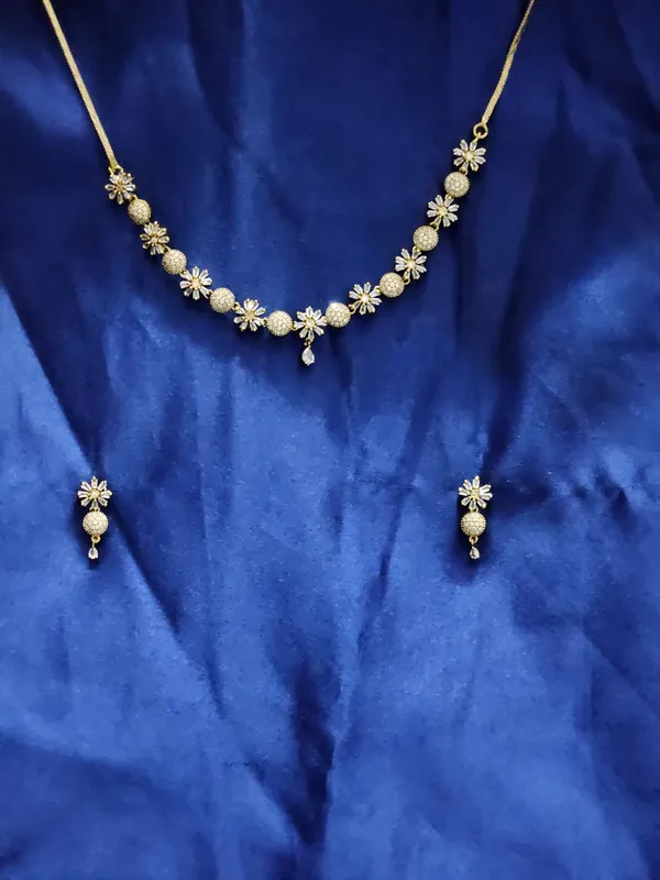 Gold_Tone_Floral_Necklace_And_Earrings_Set_For_Women