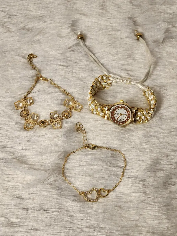 Gold_Tone_Floral_Charm_Bracelet_Watch_Set_For_Women
