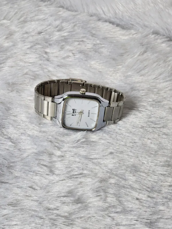 Silver_Metal_Strap_Analog_Watch_for_Adults
