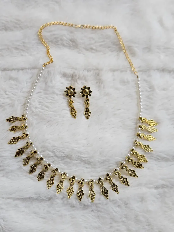 Gold_Tone_Floral_Necklace_And_Earrings_Set_for_Women