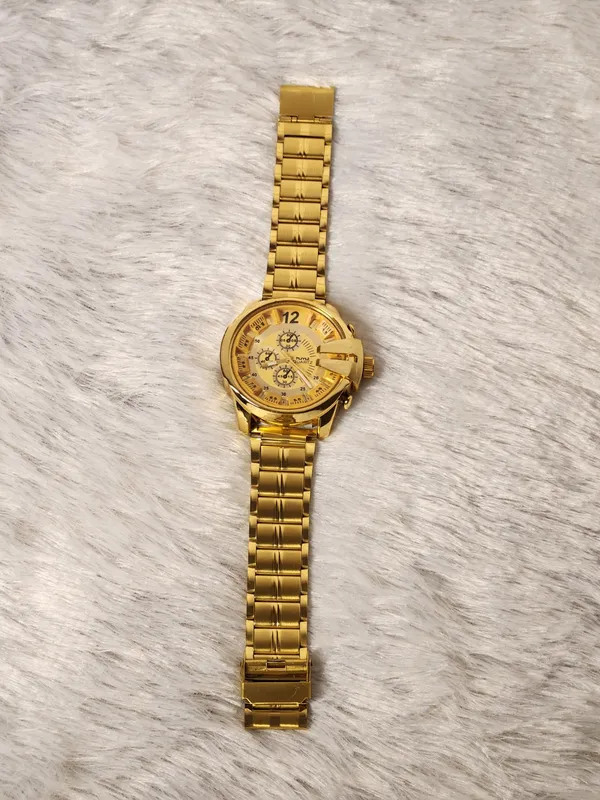 Gold_Metal_Analog_Chronograph_Watch_for_Men