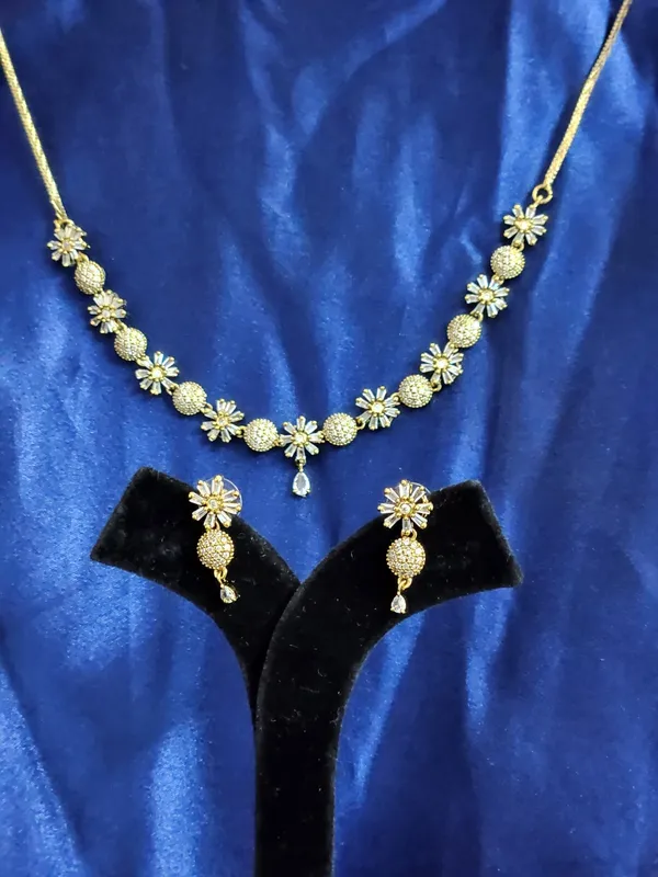 Gold_Tone_Floral_Necklace_And_Earrings_Set_For_Women