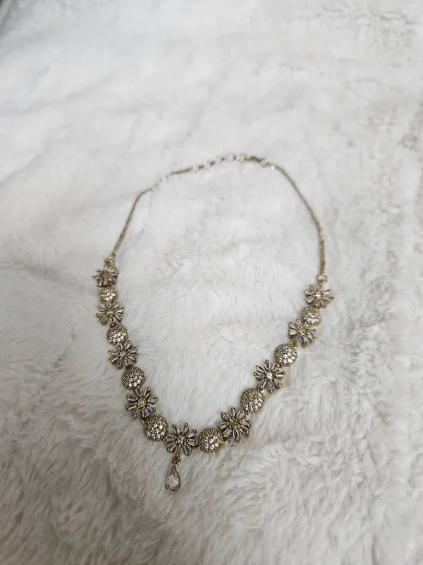 Gold_Tone_Floral_Necklace_And_Earrings_Set_For_Women