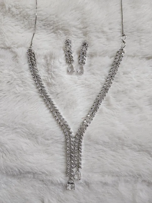 Silver-Tone_Crystal_Necklace_And_Earrings_Set_for_Women