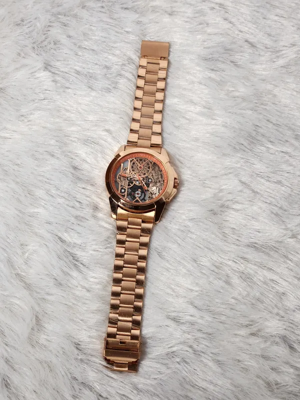Rose_Gold_Metal_Analog_Watch_for_Men