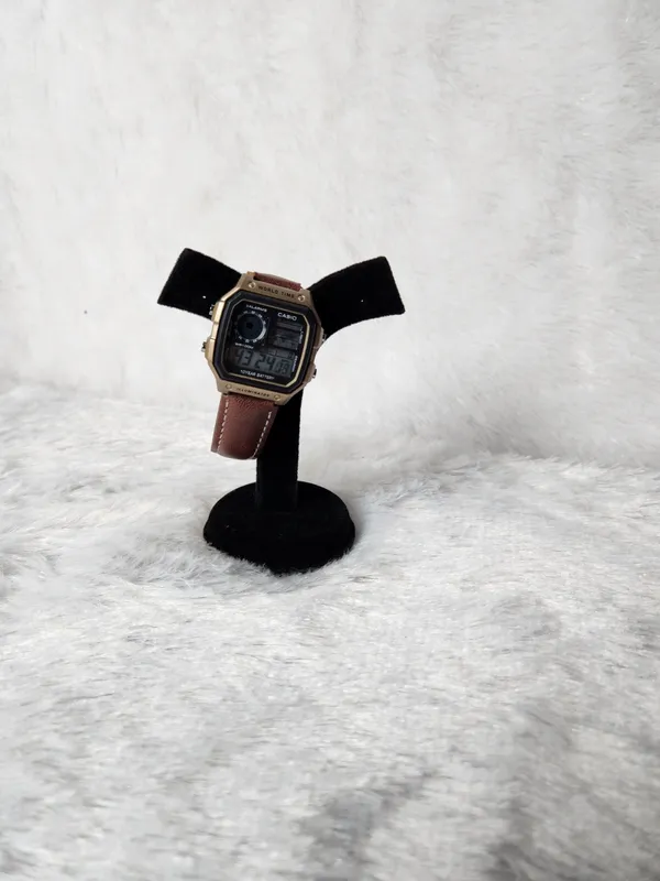 Gold_Tone_Leather_Digital_Watch_for_Men