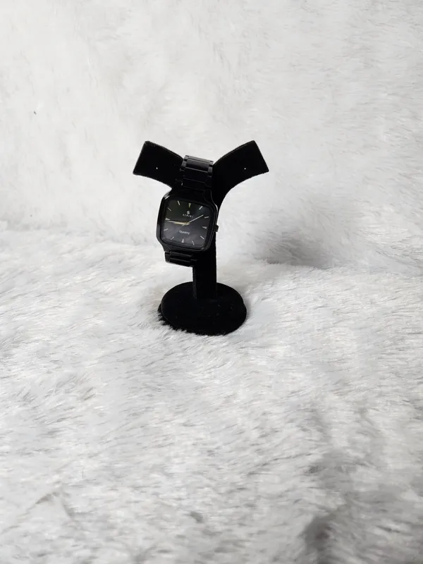 Black_Metal_Analog_Watch_for_Unisex