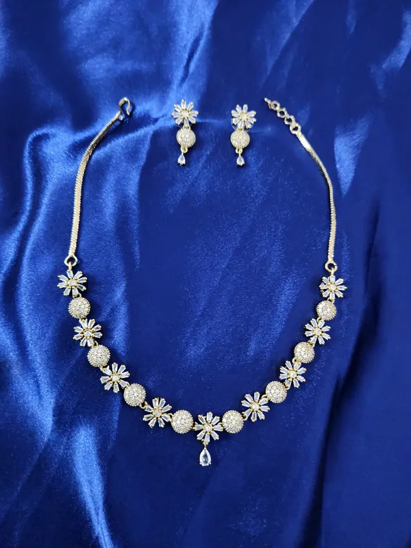 Gold_Tone_Floral_Necklace_And_Earrings_Set_For_Women