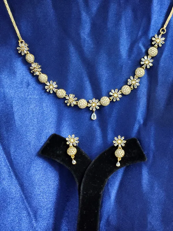 Gold_Tone_Floral_Necklace_And_Earrings_Set_For_Women