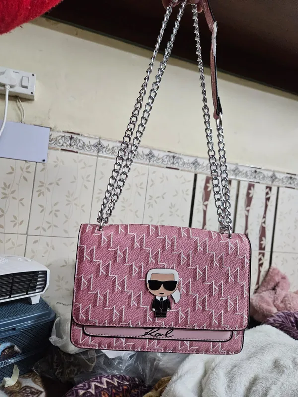 Pink_Patterned_Chain_Strap_Shoulder_Bag_for_Women