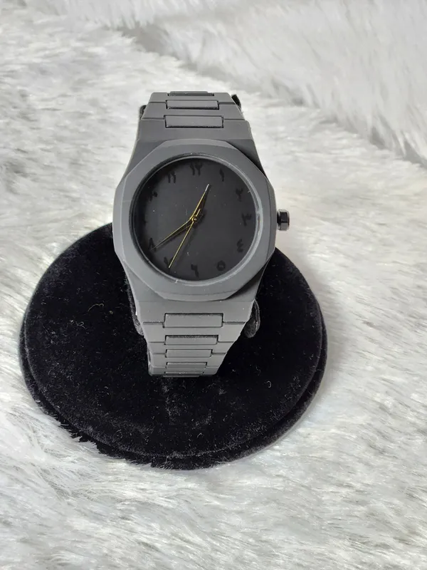 Black_Metal_Bracelet_Wristwatch_for_Unisex