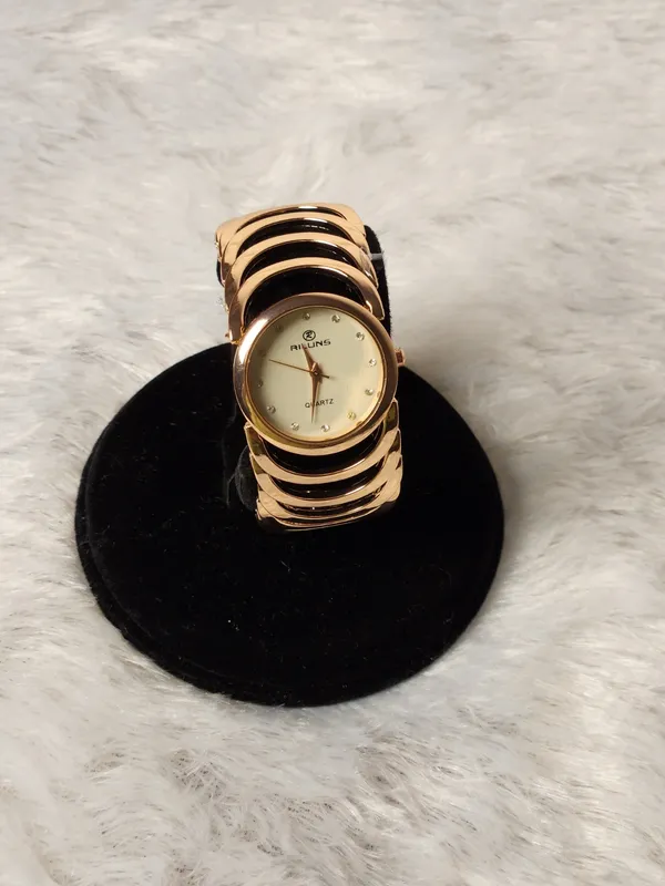 Gold_Tone_Link_Bracelet_Analog_Quartz_Watch_for_Women