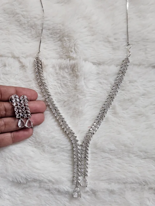 Silver-Tone_Crystal_Necklace_And_Earrings_Set_for_Women