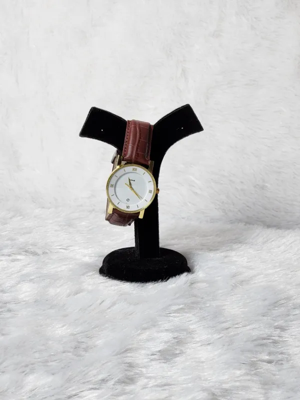 Brown_Leather_Analog_Wrist_Watch_for_Men