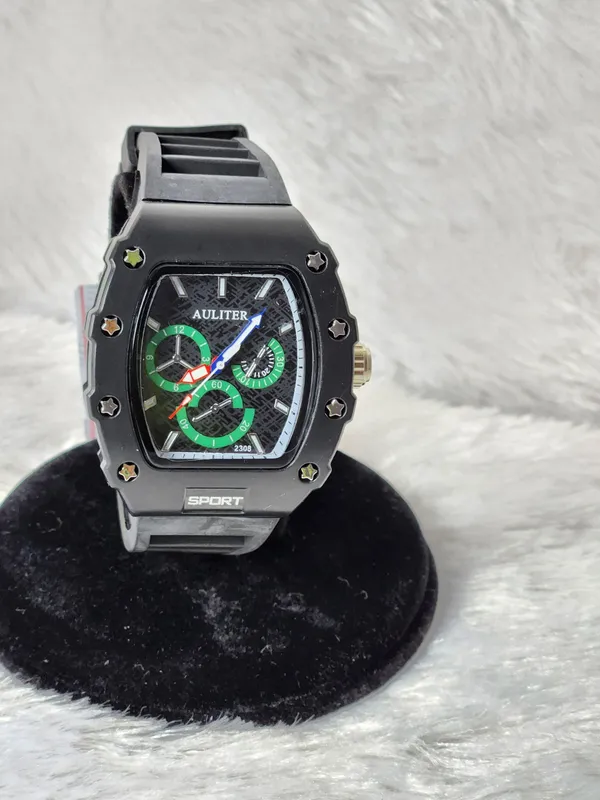 Black_Silicone_Sports_Analog_Watch_for_Men