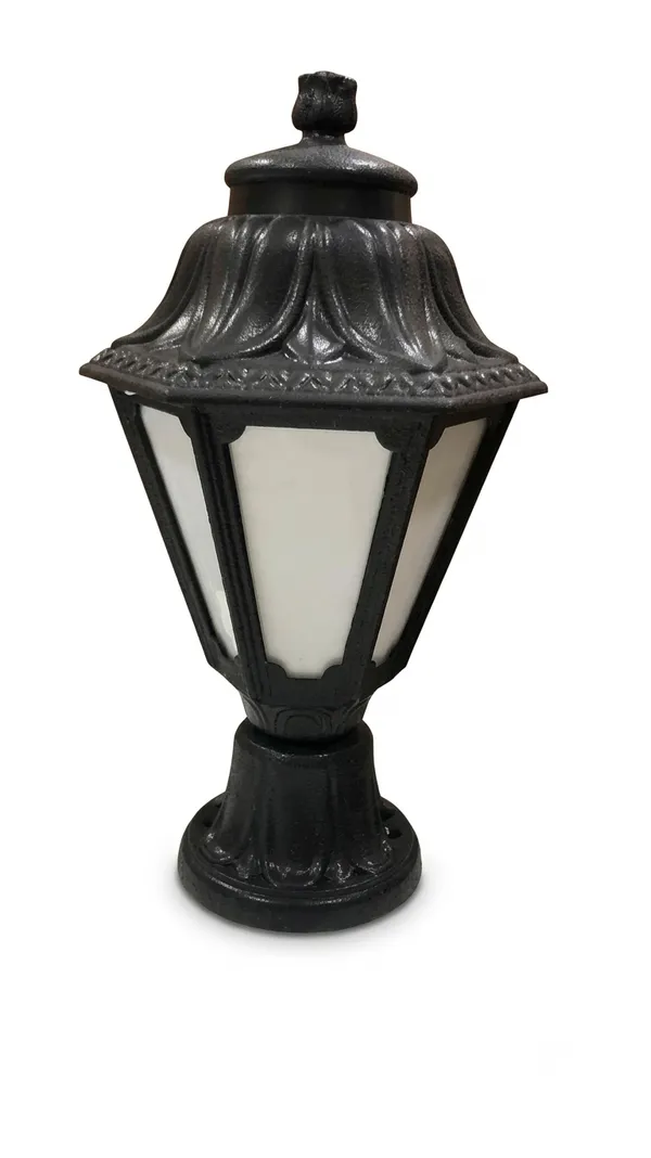 Metal_Classic_Lantern_Black_Outdoor_Garden_Lamp