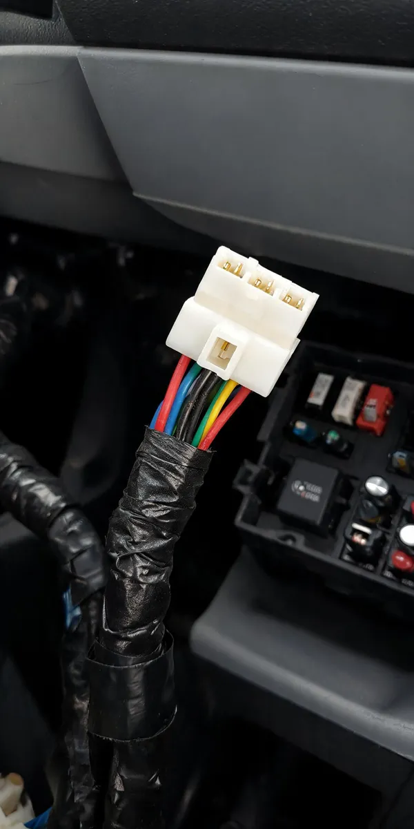 6_Pin_Automotive_Wiring_Harness_Connector_With_Wires