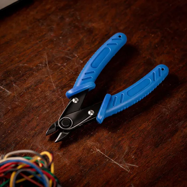 Blue_Handle_Diagonal_Cutting_Pliers
