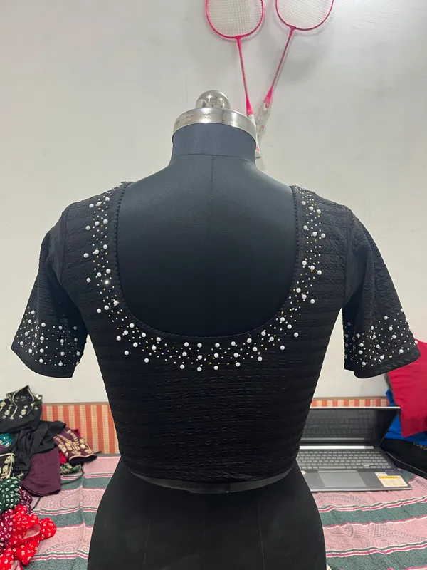 Black_Textured_Short_Sleeve_Crop_Top_for_Women