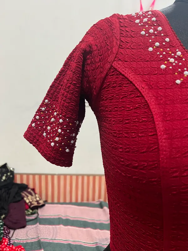 Red_Textured_Fitted_Blouse_for_Women