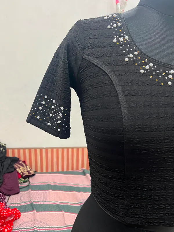 Black_Textured_Short_Sleeve_Crop_Top_for_Women