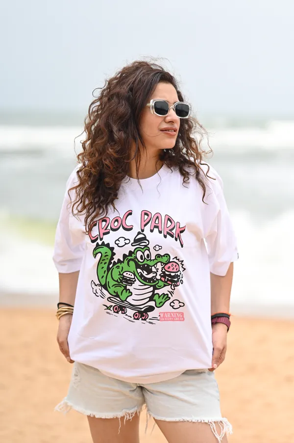 White_Casual_Graphic_T-Shirt