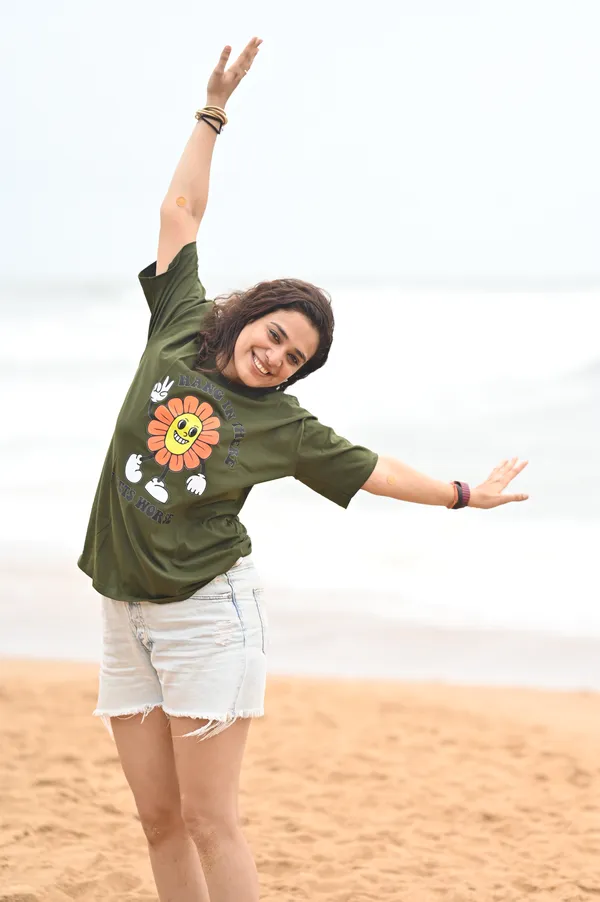Olive_Green_Graphic_Regular_Fit_T-Shirt