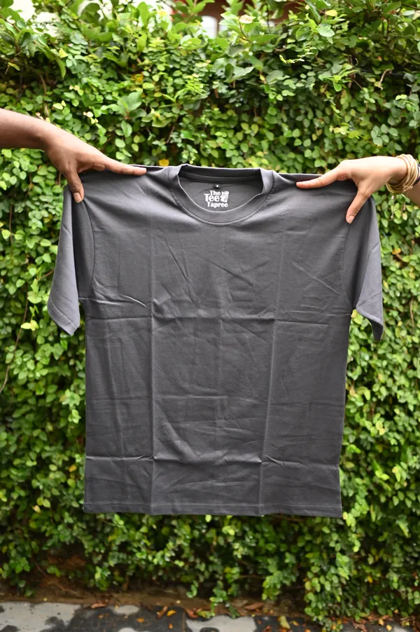 Solid_Black_Round_Neck_Half_Sleeve_T-Shirt