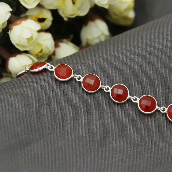 925_sterling_silver_round_red_onyx_chekker_studded_light_weight_delicate_bracelet