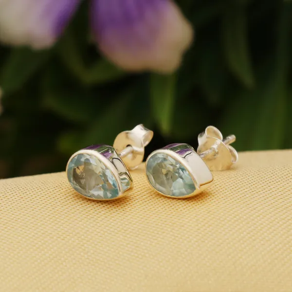 Blue_Topaz_Teardrop_925_Sterling_Silver_Studs_-_Elegant_Blue_Stone_Earrings