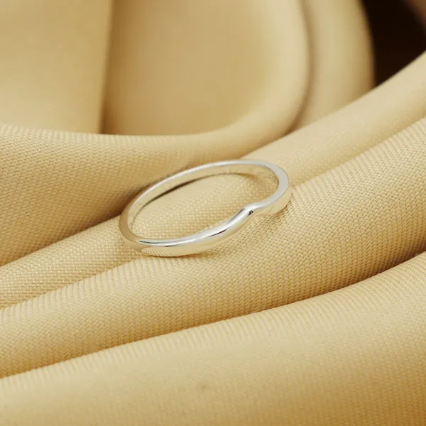 Simple_925_Sterling_Silver_Plain_Ring_-_Handcrafted_Minimalist_Silver_Band_for_Daily_Wear