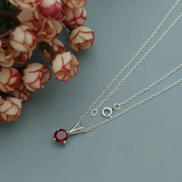925_sterling_silver_garnet_studded_light_weight_pendant_with_chain