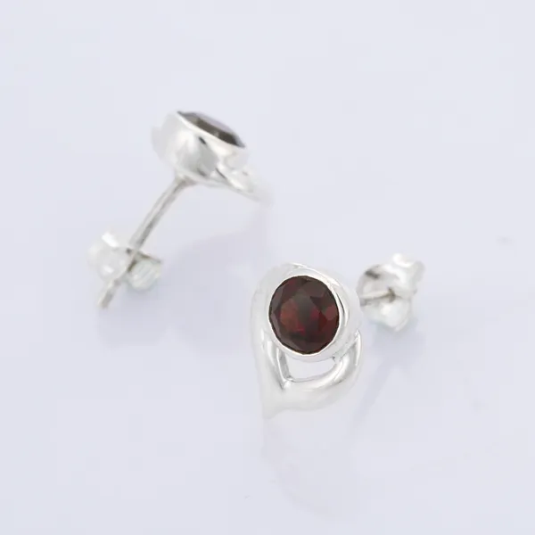 Natural_Red_Garnet_925_Sterling_Silver_Studs_-_Simple_Daily_Wear_Silver_Earrings