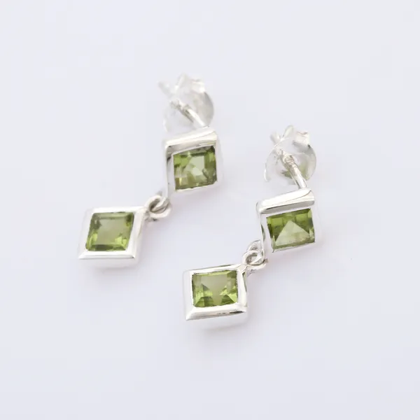Peridot_925_Silver_Square_Studs_-_Stylish_Modern_Daily_Wear