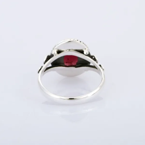 925_sterling_silver_garnet_studded_oval_finger_ring