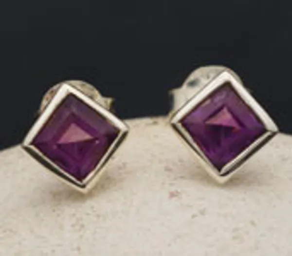 925_sterling_silver_amethyst_square_light_weight_earstud