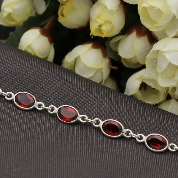925_sterling_silver_bracelet_with_garnet