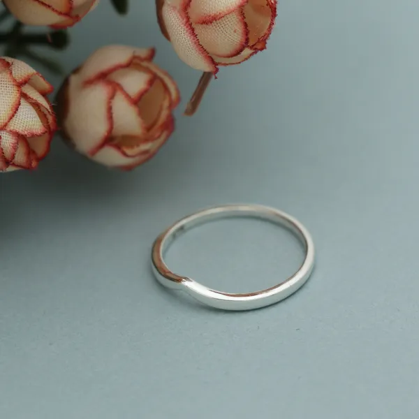 Simple_925_Sterling_Silver_Plain_Ring_-_Handcrafted_Minimalist_Silver_Band_for_Daily_Wear